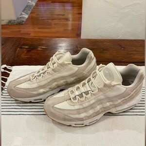 Nike Air Max 95 Essential - beige - Sz 9